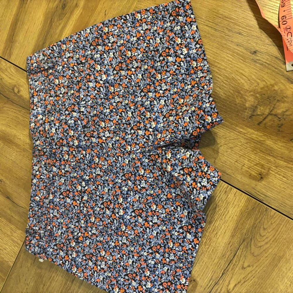 Gap Women's multi Shorts - Picture 4 of 6